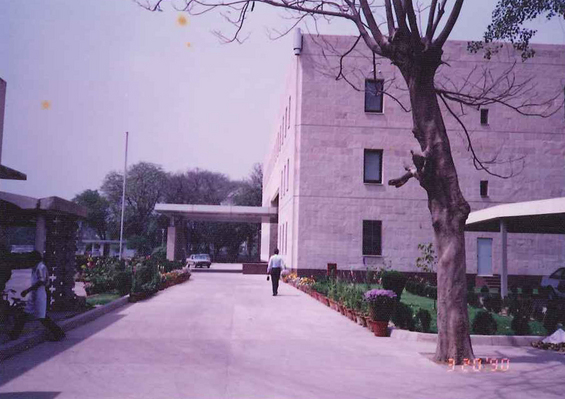 インドの日本大使館.jpg